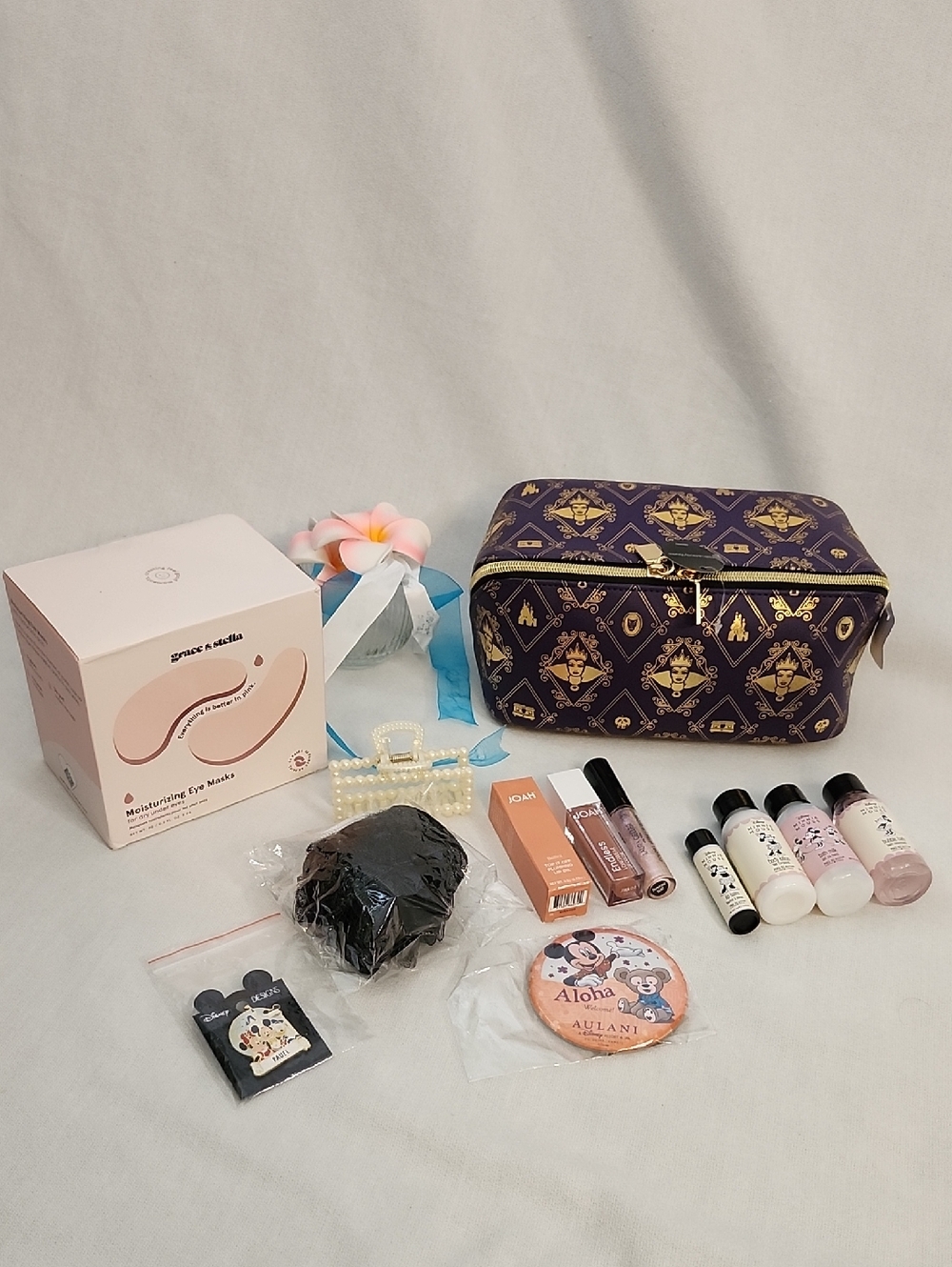 Bath & Body Works Disney's Evil Queen Cosmetic Bag and Accessories